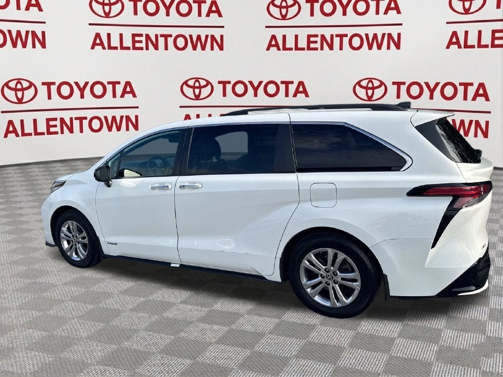 2021 Toyota Sienna XSE 7 Passenger