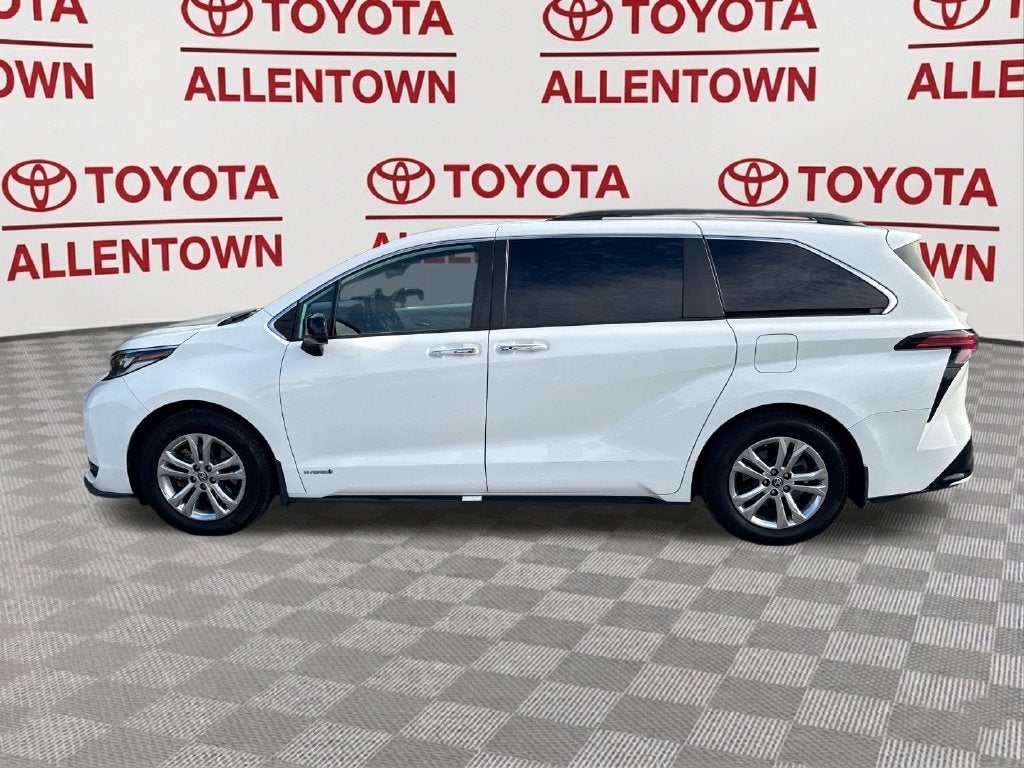 2021 Toyota Sienna XSE 7 Passenger