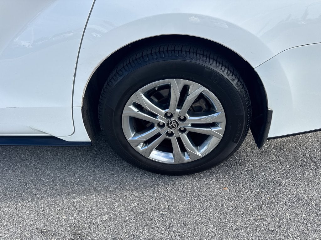 2021 Toyota Sienna XSE 7 Passenger