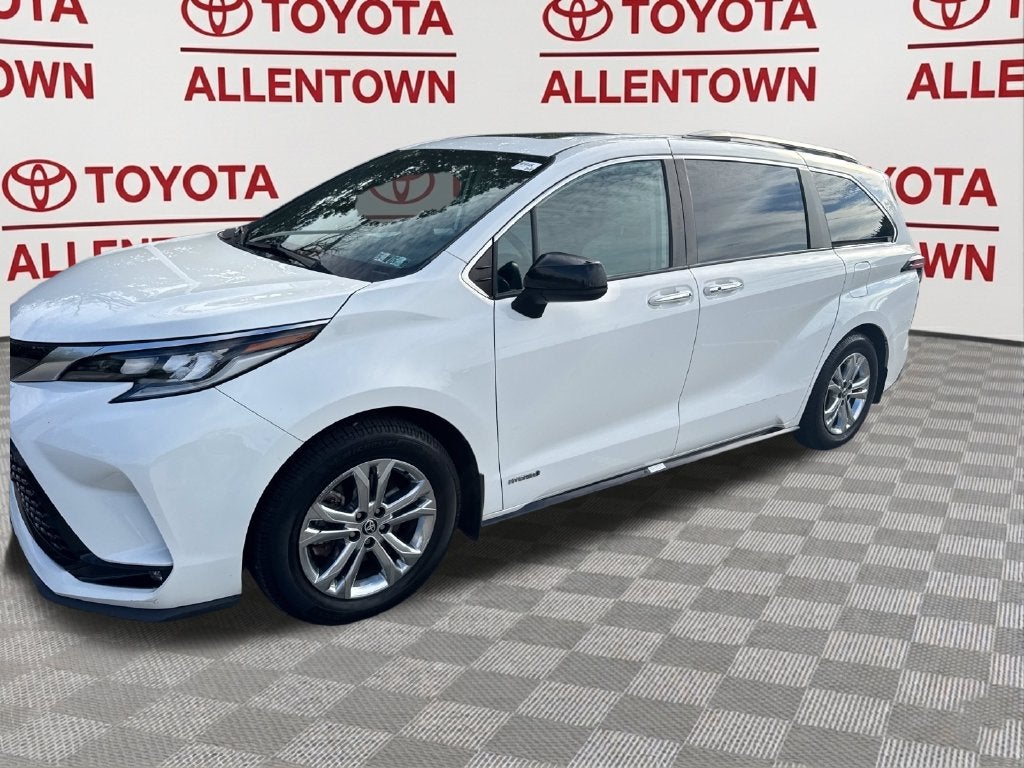 2021 Toyota Sienna XSE 7 Passenger