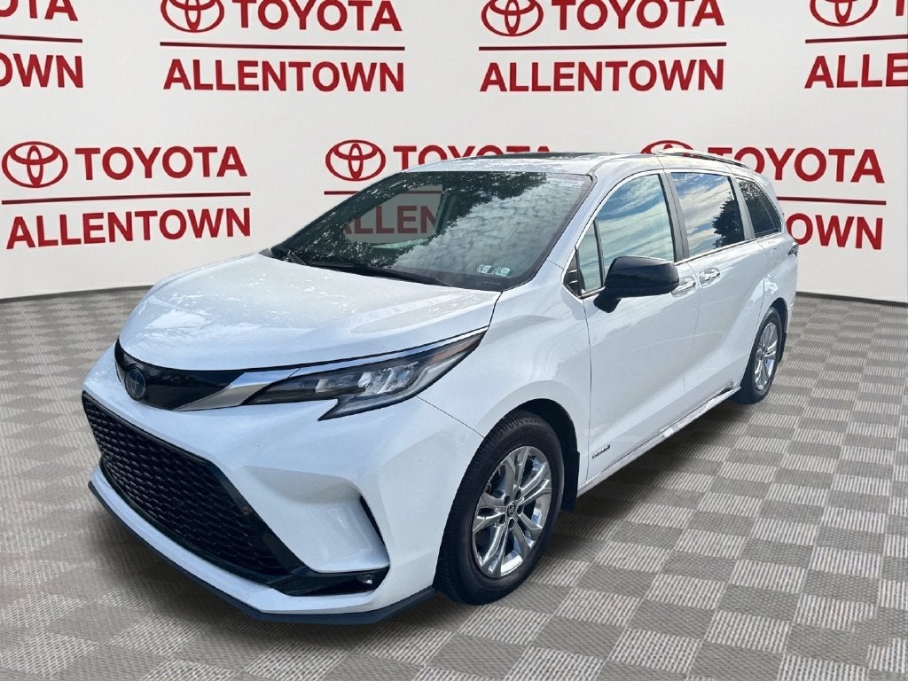 2021 Toyota Sienna XSE 7 Passenger