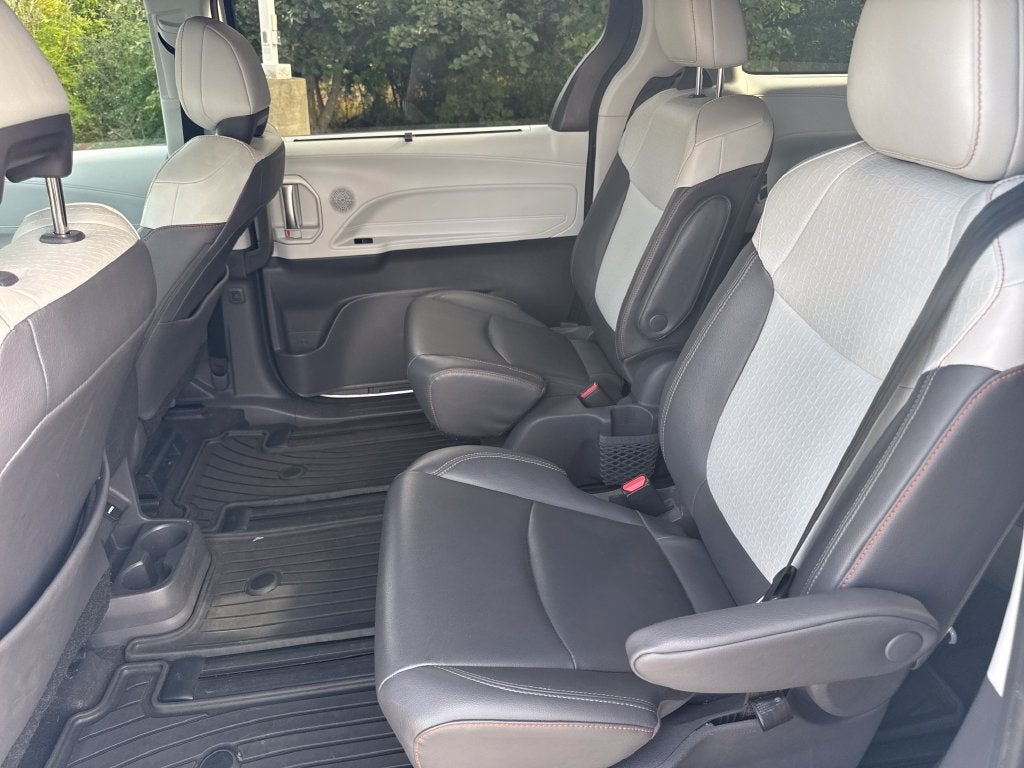 2021 Toyota Sienna XSE 7 Passenger