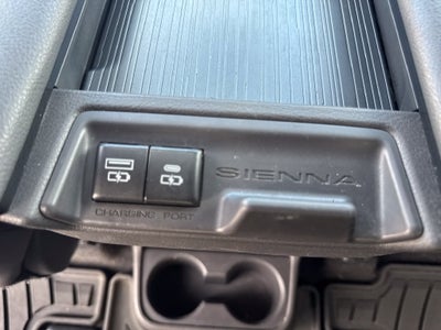 2021 Toyota Sienna XSE 7 Passenger