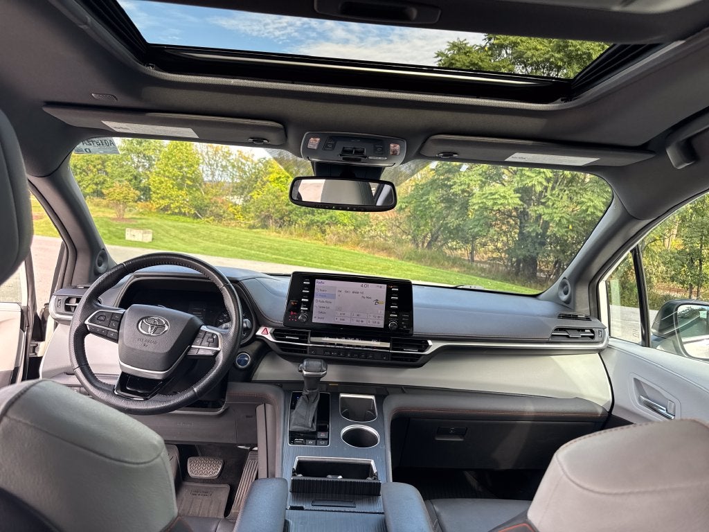 2021 Toyota Sienna XSE 7 Passenger