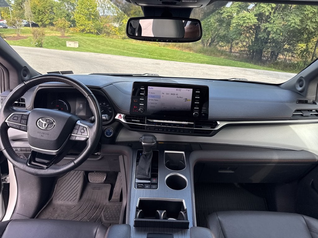 2021 Toyota Sienna XSE 7 Passenger