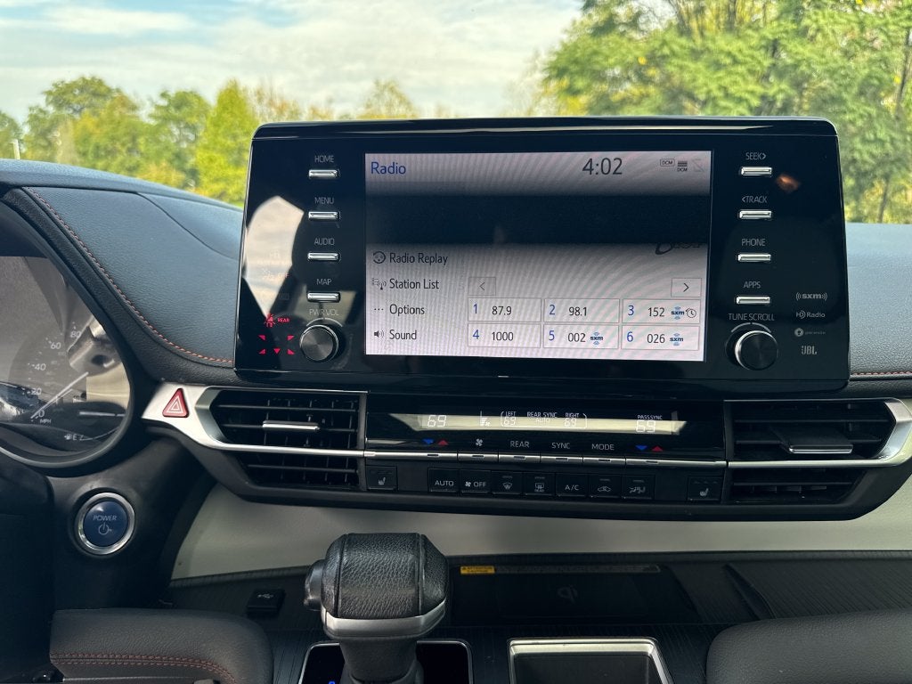 2021 Toyota Sienna XSE 7 Passenger