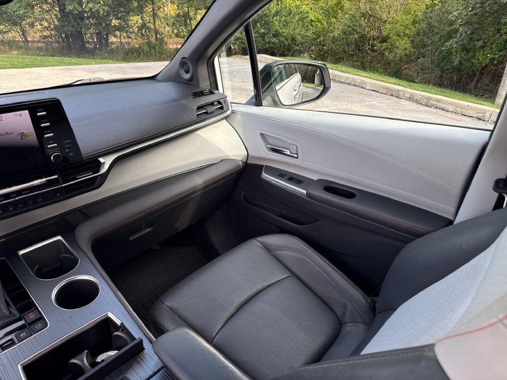 2021 Toyota Sienna XSE 7 Passenger