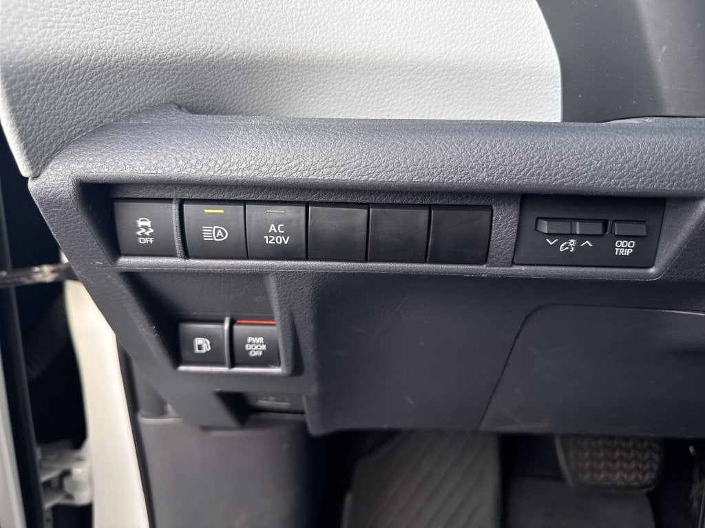 2021 Toyota Sienna XSE 7 Passenger