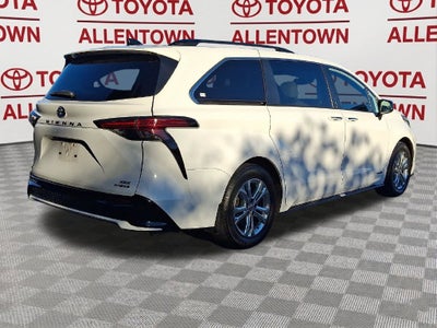 2021 Toyota Sienna XSE 7 Passenger