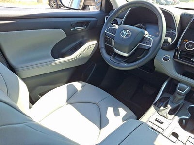 2024 Toyota Highlander XLE