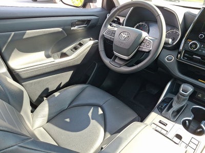 2024 Toyota HIGHLANDER XLE