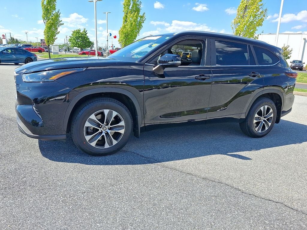2024 Toyota HIGHLANDER XLE