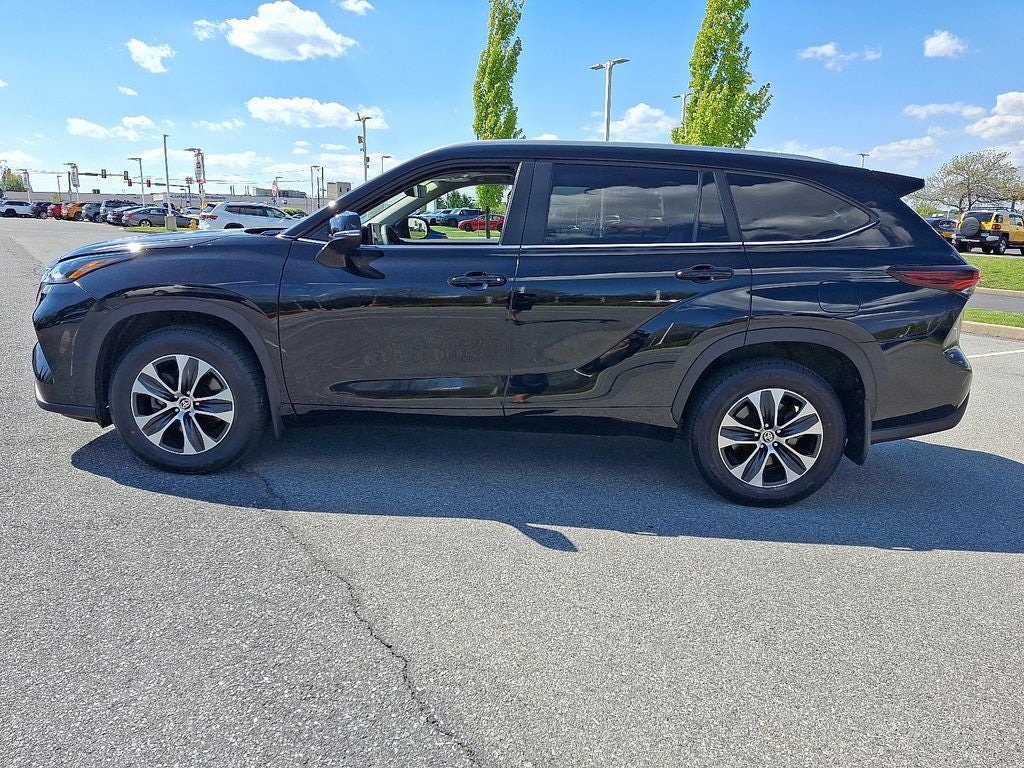 2024 Toyota HIGHLANDER XLE