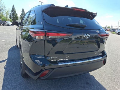 2024 Toyota HIGHLANDER XLE