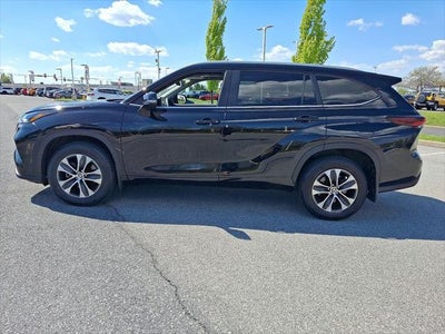 2024 Toyota HIGHLANDER XLE