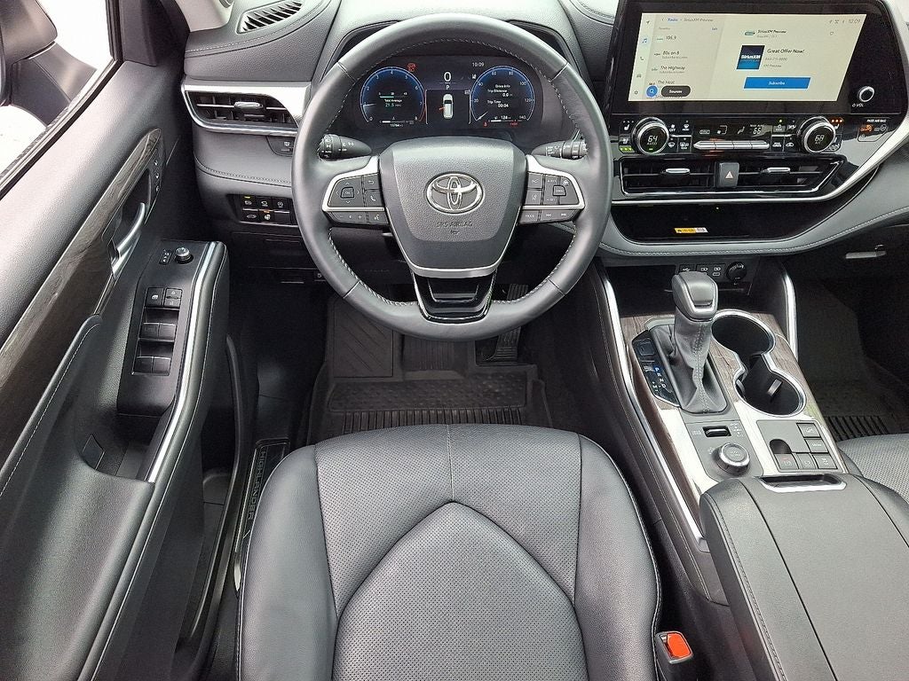 2025 Toyota Highlander Platinum