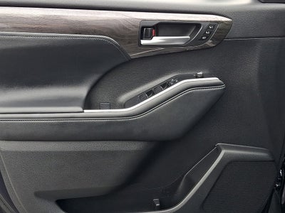 2025 Toyota Highlander Platinum