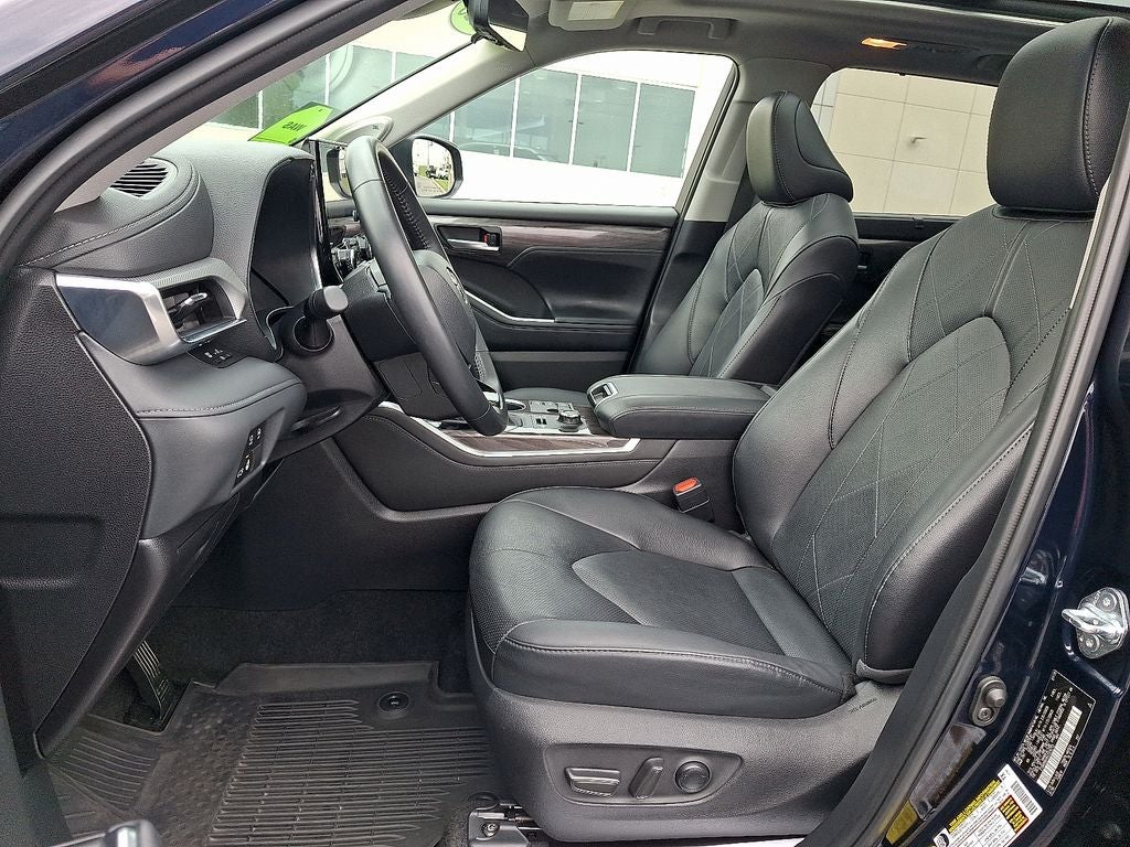 2025 Toyota Highlander Platinum