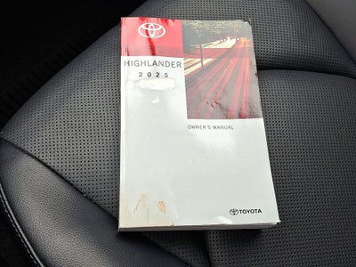 2025 Toyota Highlander Platinum