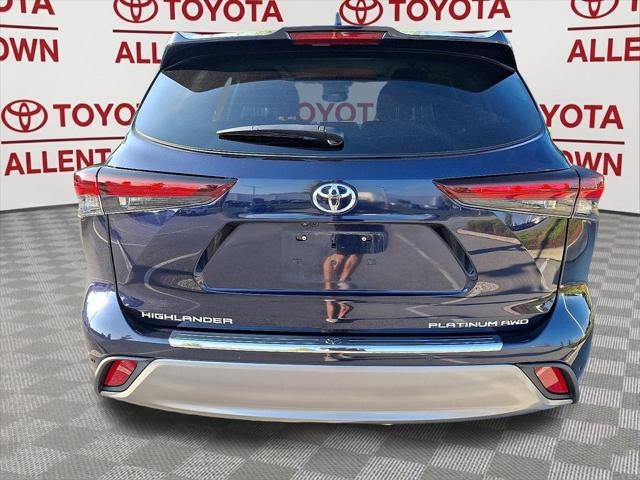 2025 Toyota Highlander Platinum