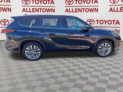 2025 Toyota Highlander Platinum