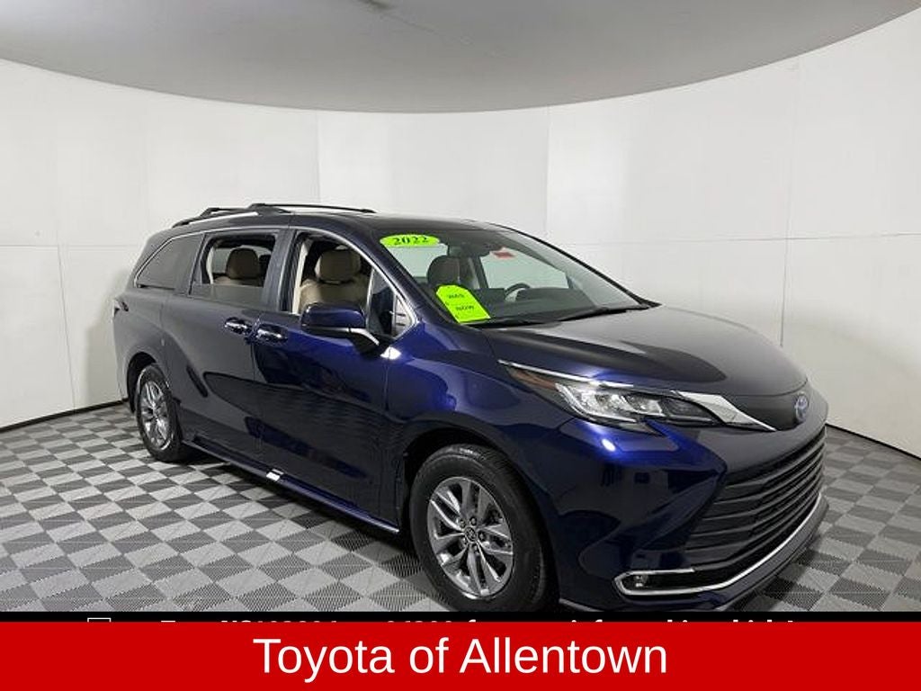 2022 Toyota Sienna XLE 8 Passenger