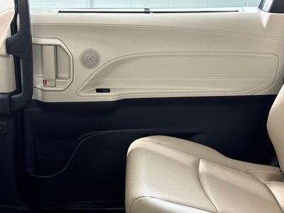 2022 Toyota Sienna XLE 8 Passenger