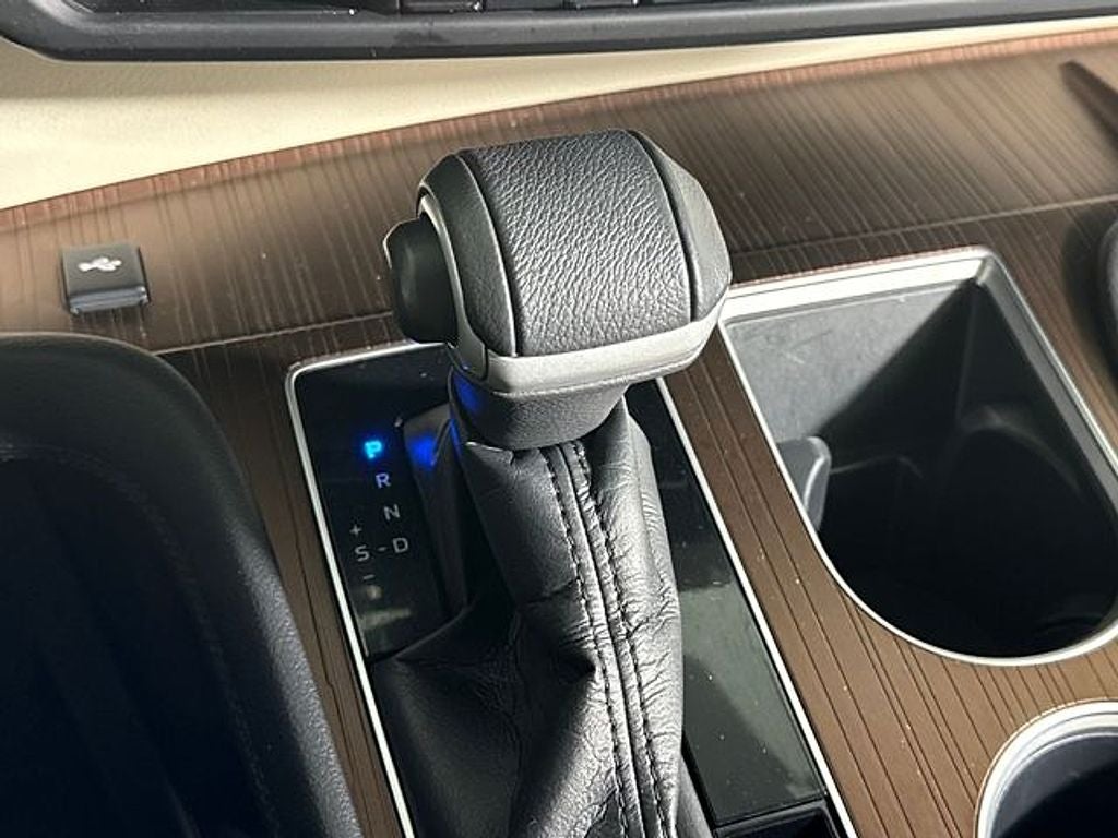 2022 Toyota Sienna XLE 8 Passenger