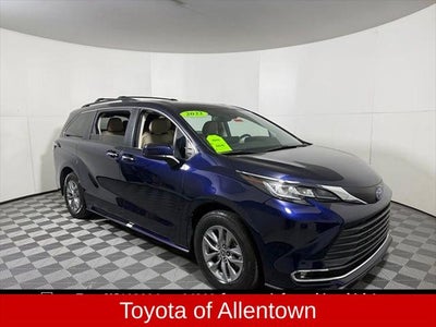 2022 Toyota SIENNA XLE XLE 8 Passenger