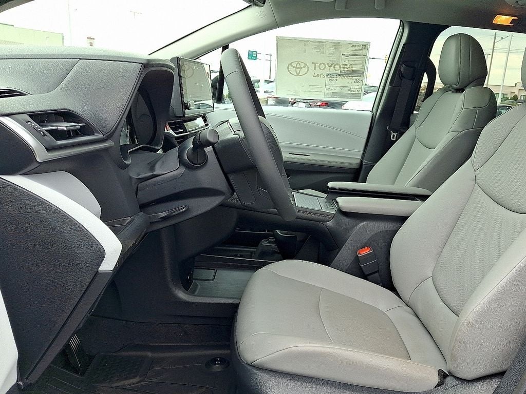 2026 Toyota Sienna XLE 7 Passenger