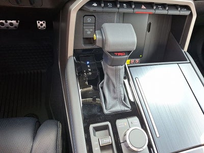 2026 Toyota Tundra i-FORCE MAX Platinum i-FORCE MAX
