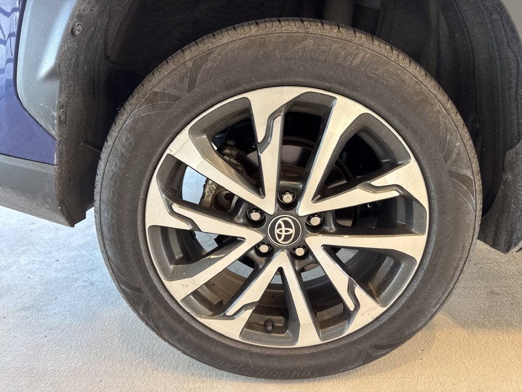 2024 Toyota Corolla Cross XLE