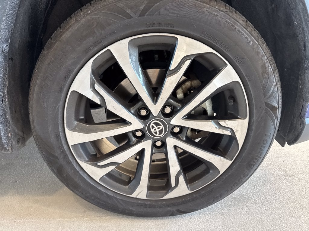 2024 Toyota Corolla Cross XLE