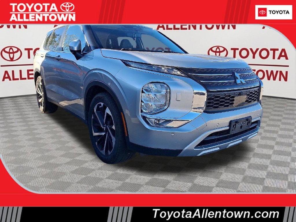 2023 Mitsubishi Outlander SE