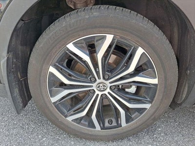 2024 Toyota CROWN XLE