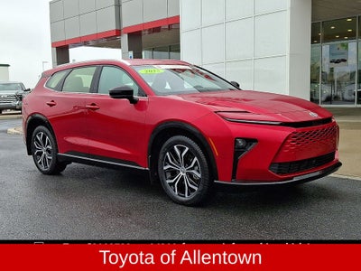 2025 Toyota CROWN SIGNIA XLE