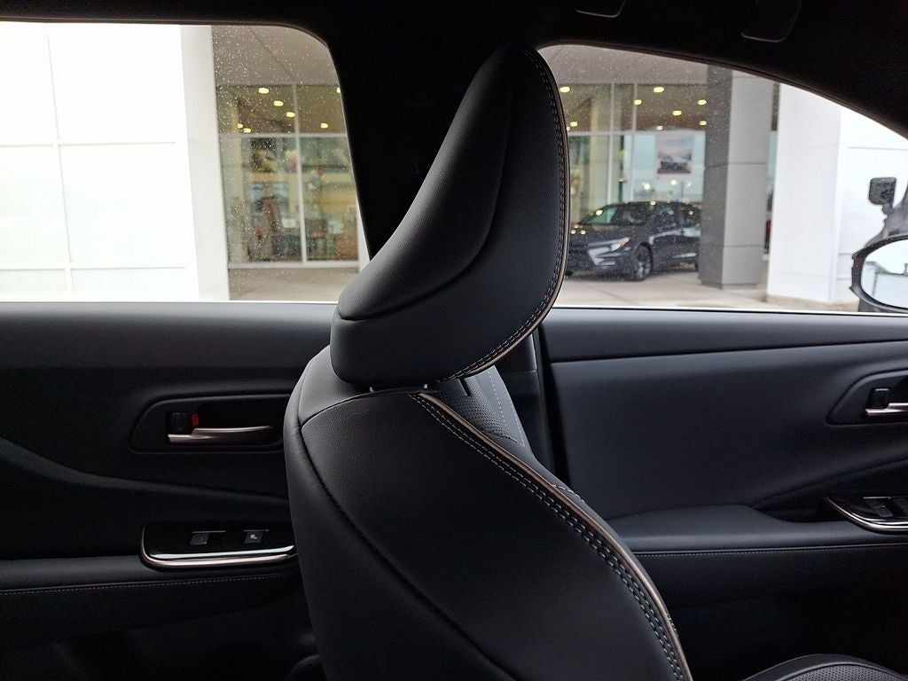 2025 Toyota CROWN SIGNIA XLE