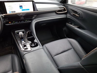 2025 Toyota CROWN SIGNIA XLE