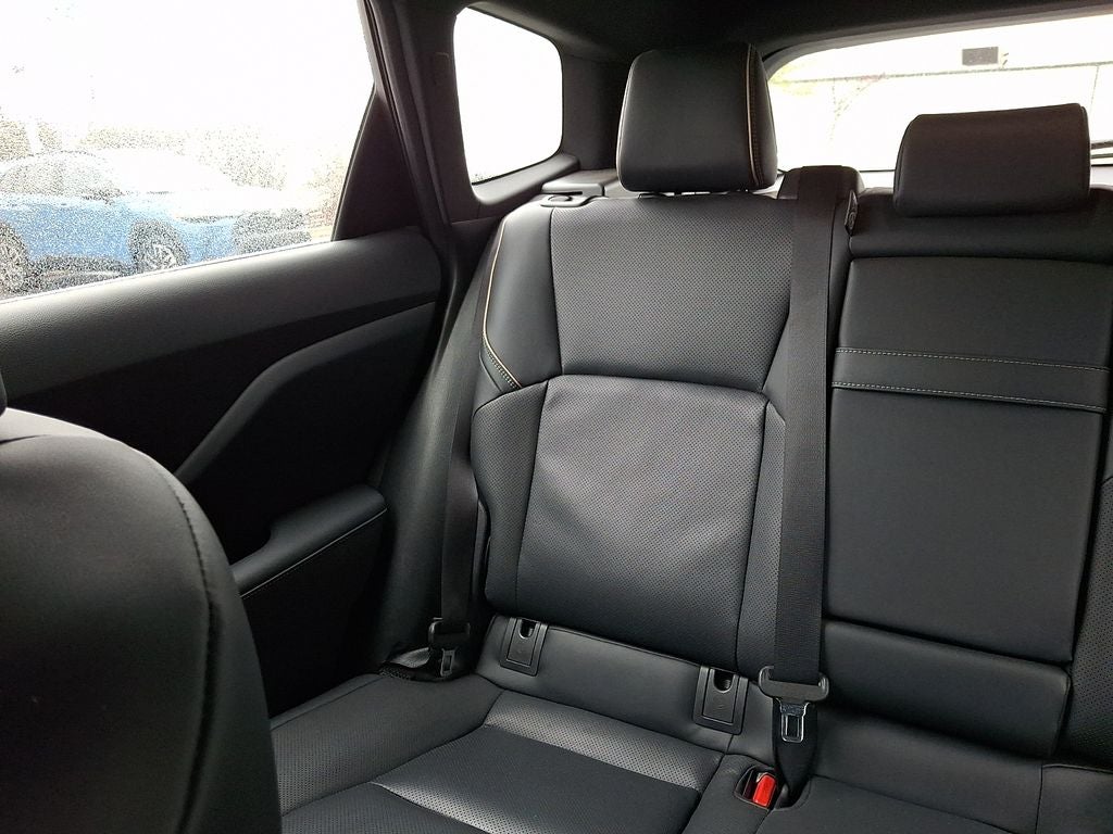 2025 Toyota CROWN SIGNIA XLE