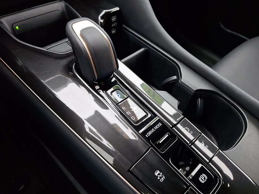 2025 Toyota CROWN SIGNIA XLE