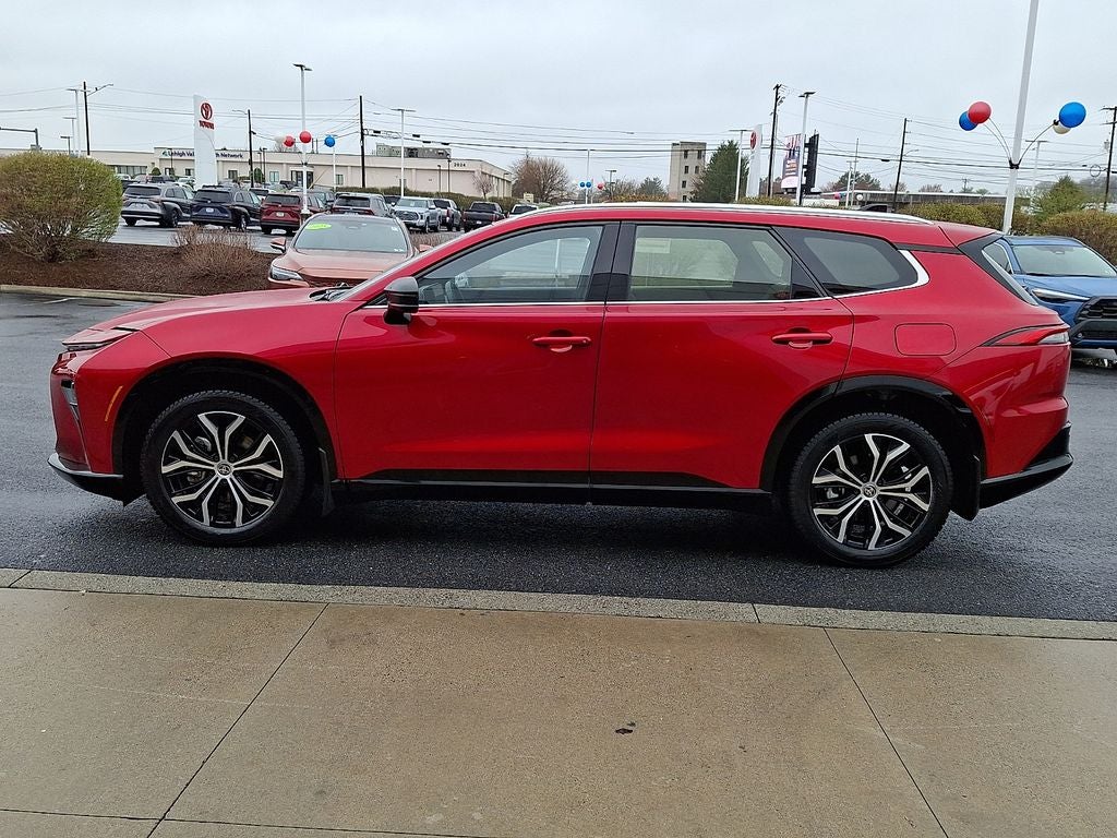 2025 Toyota CROWN SIGNIA XLE