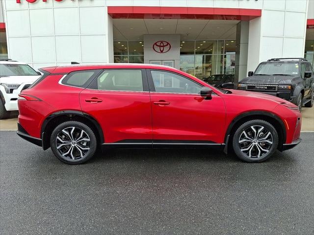 2025 Toyota CROWN SIGNIA XLE