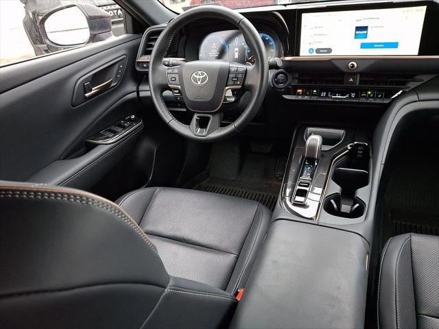 2025 Toyota CROWN SIGNIA XLE