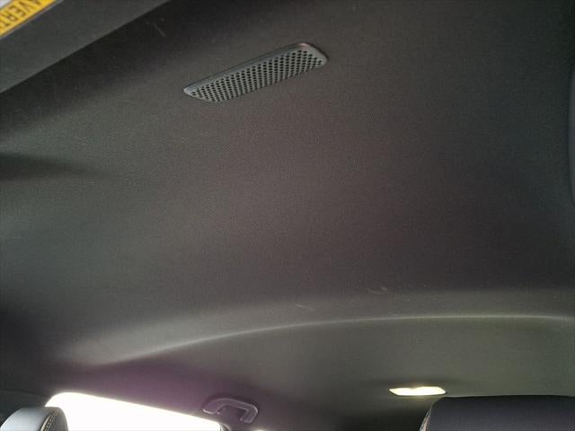 2025 Toyota CROWN SIGNIA XLE