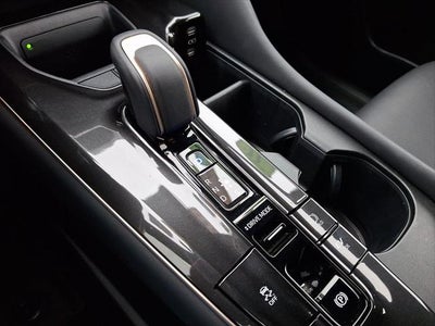 2025 Toyota CROWN SIGNIA XLE