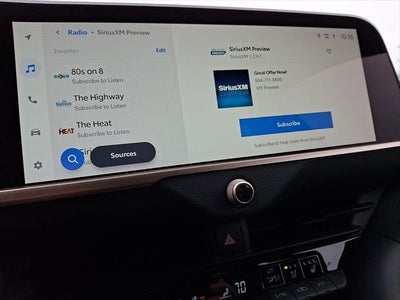 2025 Toyota CROWN SIGNIA XLE