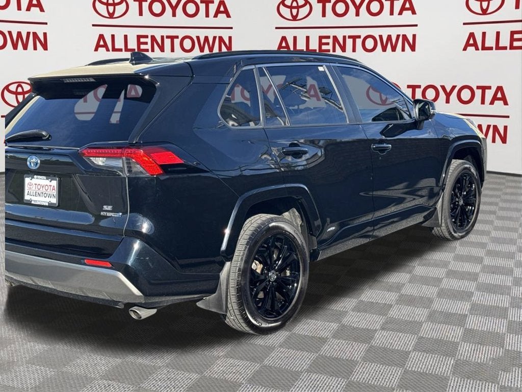 2022 Toyota RAV4 Hybrid SE