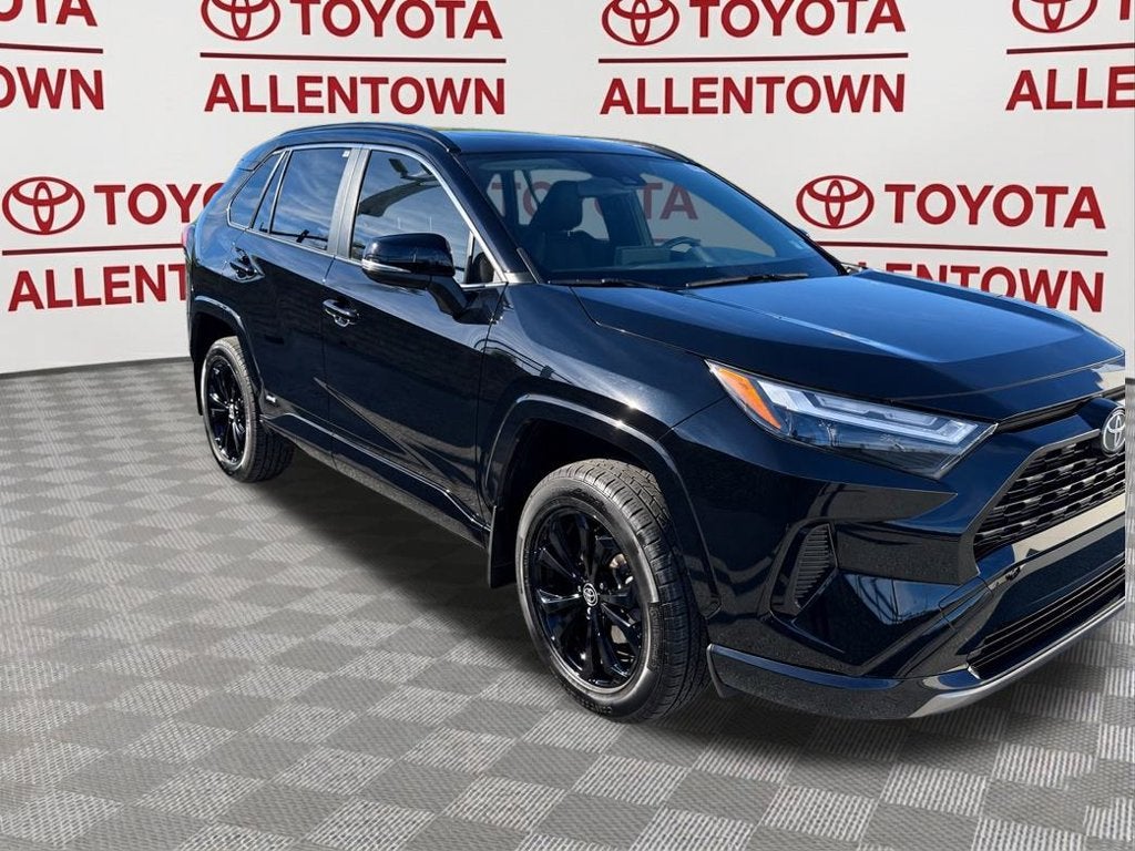 2022 Toyota RAV4 Hybrid SE