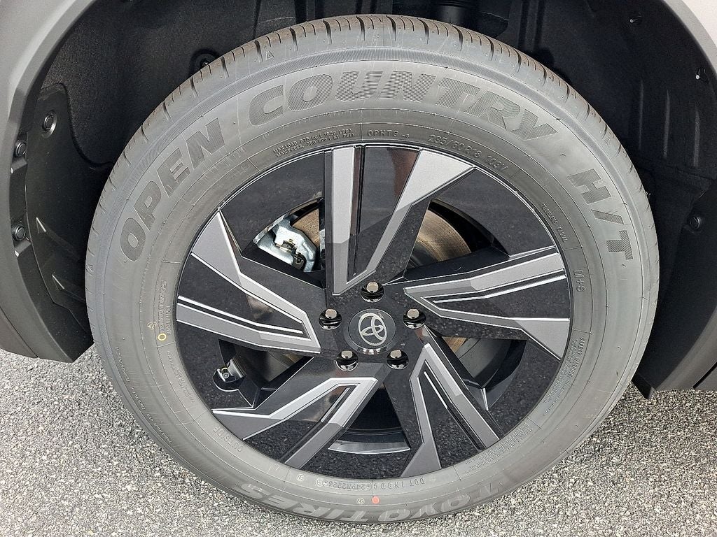 2026 Toyota C-HR SE