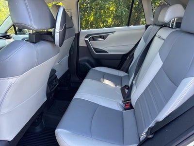 2022 Toyota RAV4 Hybrid XLE Premium